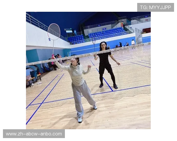 羽毛球美女 古塔